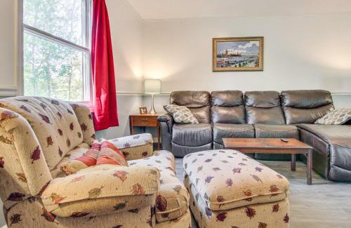 Pisgah Forest House | 1 Mi to Pisgah Natl Forest Wooded Haven with Deck