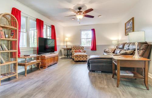 Pisgah Forest House | 1 Mi to Pisgah Natl Forest Wooded Haven with Deck