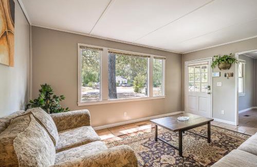 Warner Robins House | 1 Mi to Robins AFB Family-Friendly Home!