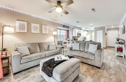 Indian Point Apartment | 1 Mi to Silver Dollar City! Lake-view Family Haven