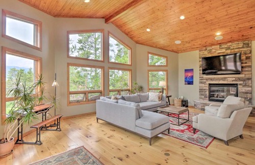 Breckenridge Heights House | 1 Mi to Ski Breckenridge Home with View and Hot Tub