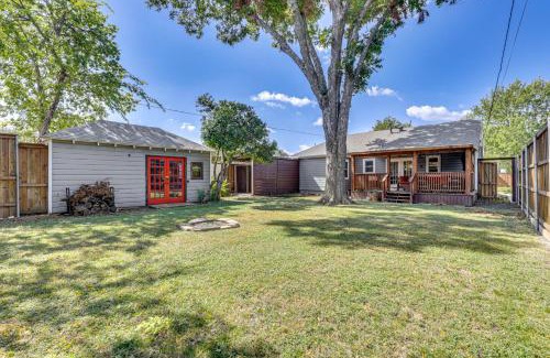 Northeast Dallas House | 1 Mi to SMU Home with Outdoor Entertainment