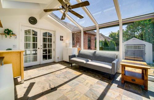 Seattle House | 1 Mi to Univ of Wash Campus Seattle Home with Yard!