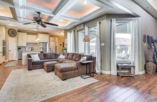 Edinburg House | 1 Mi to Vackar Stadium: Roomy Retreat w/ Pool.