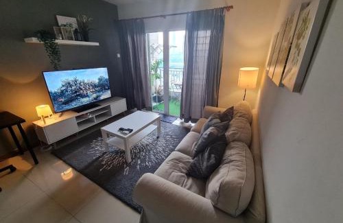 Bandar Tun Razak House | 1 min Next to LRT CHERAS 68 with Shared Area