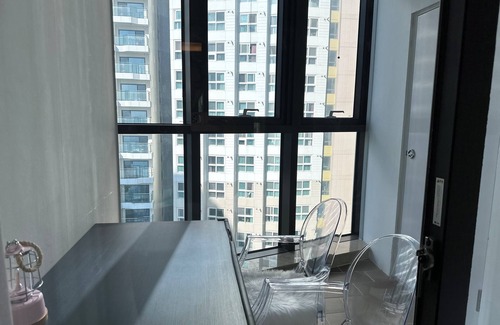 Haeundae Apartment | 1-Minute from Haeundae: Luxury 70-Pyeong House with Stunning Ocean Views