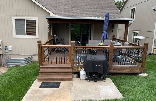 Lawrence House | 1 night or more. A Charming 3-bedroom-Spacious, Quiet, Comfortable Home