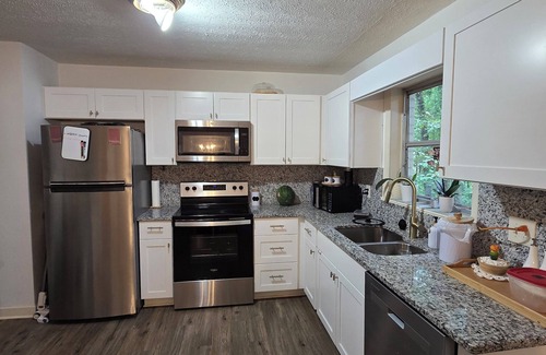 Marietta House | 1# Private, Affordable & Clean Room.