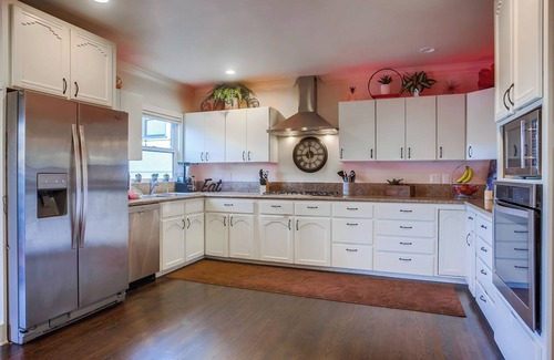 Loma Portal House | "1 to 16 Guests - Main House + Guest House & Pool"