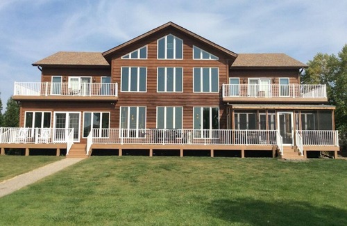 Elysian House | 10 bdrm, 7 bath, cabana, beach, dock, pontoon, games, play ground