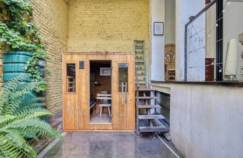 Brussels House | 10/Comenstay.be/660m2 townhouse GameRoom+Terrace+Jacuzzi+Sauna for groups 35+pp