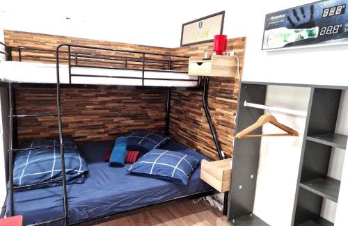 Razac-sur-l'Isle Apartment | 10 - Joli studio avec clim, deux lits, logement tout équipé pour 1, 2 ou 3 personnes maximum, vue sur parc arboré, parking privatif gratuit, grand fourgon possible, tout le linge de maison est fourni