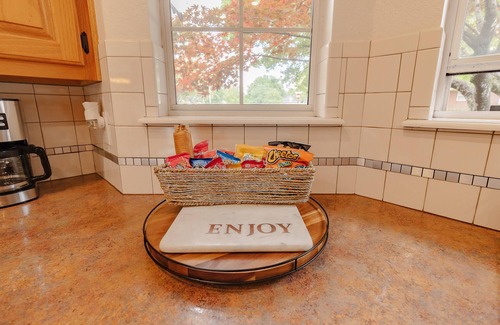 Springdale House | 10 mi from University! Centrally located in NWA