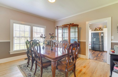 Vivian Cottage | 10 Mi to Caddo Lake: Charming Cottage in Vivian!