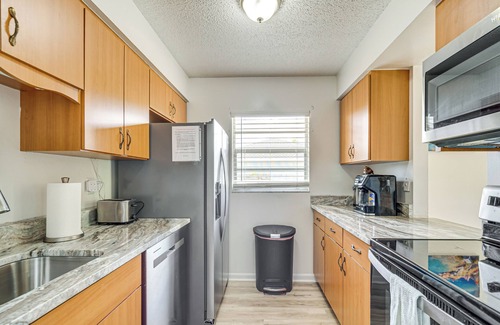 Silver Springs Shores Cottage | 10 Mi to Dtwn Ocala: Dog-friendly Home w/Fire Pit