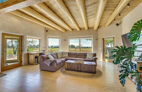 Arroyo Seco House | 10 Mi to Taos Ski Valley Mtn-View Duplex with Deck!