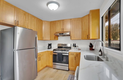 Shoreview House | 10 min from SFO Airport, Downtown San Mateo, and Hillsdale Mall with WIFI