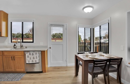 Shoreview House | 10 min from SFO Airport, Downtown San Mateo, and Hillsdale Mall with WIFI