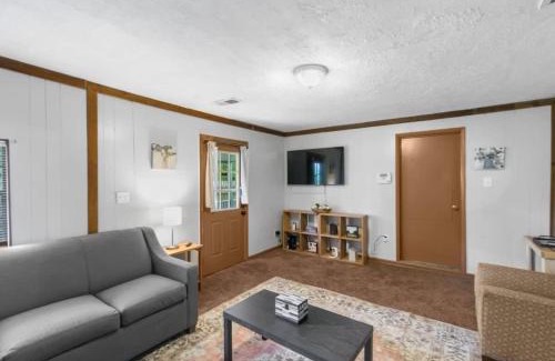 Birmingham House | 10 Mins to Downtown Birmingham- Fresh in Fairfield