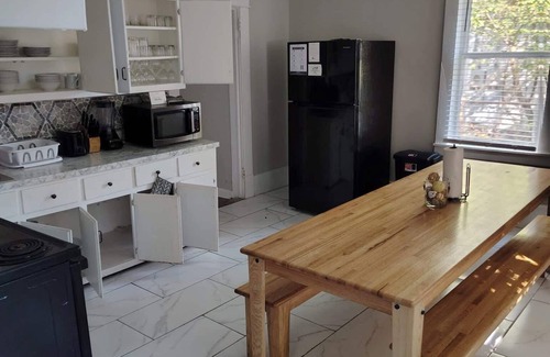 Birmingham House | 10 Mins to Legion Field- Ensley Highlands Hideaway