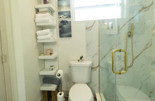 Orlando House | 10 Minutes from Universal - Relaxing Guest Suite