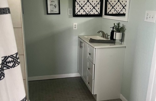 Yantis House | 10 minutes to Lake Fork boat ramp, cozy 2 bedroom 1 bath with boat parking