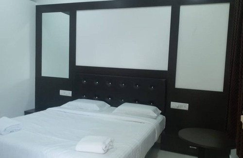 Devbag Hotel | 10 minutes to scuba diving & beach! Home Stay For Family & Groups.