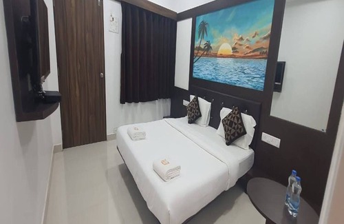 Devbag Hotel | 10 minutes to scuba diving & beach! Home Stay For Family & Groups.