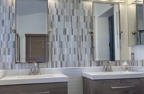 Dixon House | 10 Minutes to UC Davis Napa 40min Sac 30 and Lake Tahoe 3 hrs OFF 80 eateries!