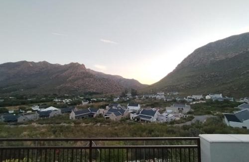Montagu Apartment | 10 on Waboom