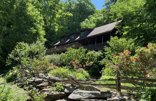 Sparta House | 10 Star River Front Retreat - Water Sports, Hiking, Campfires by the River