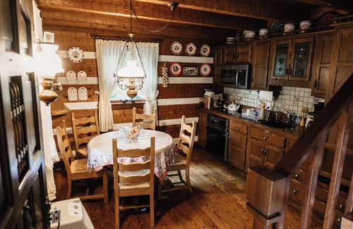 Whites Creek Cabin | 100 Acres-Wildlife Galore! Convenient to Nashville & Opryland