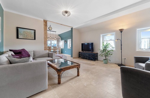 Spetzerfehn House | 100-jähriges Fehnhaus an der Wieke mit Kamin