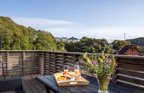 Bomlo Other | 100 m² Accommodation ∙ 5 bedrooms ∙ 8 guests