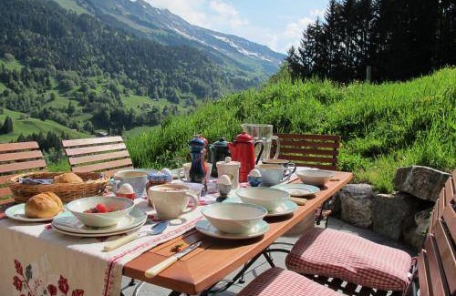 Ormont-Dessous Ski Chalet | 100 m² Chalet ∙ 3 bedrooms ∙ 6 guests