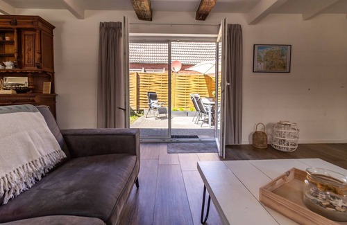 Hamswehrum House | 100 m² House ∙ 2 bedrooms ∙ 5 guests