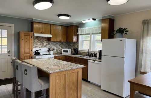 Laurens House | 1008 on Ten - minutes to All Star Village, quiet setting