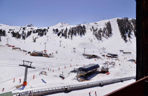 Macot-la-Plagne Apartment | 100m from resort center, 6th floor, balcony, tv, 28m², La Plagne