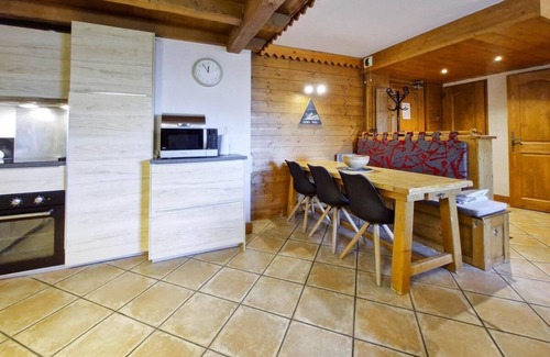 Arc-1800 Apartment | 100m from shops, 5th floor, view valley, balcony, tv, 58m², Les Arcs