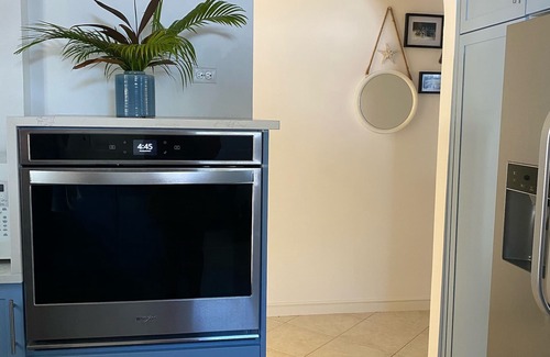 Mullins Apartment | 101 Beacon Hill directly opposite Mullins Beach with private plunge pool