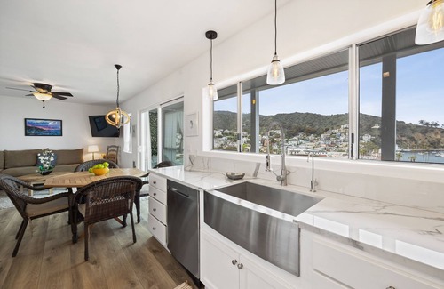Avalon House | 108MT#2 - Prime location on the hillside of Avalon overlooking harbor W/GOLF CA