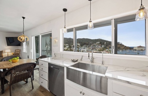 Avalon House | 108MT#2 - Prime location on the hillside of Avalon overlooking harbor W/GOLF CA