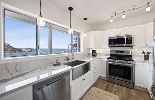 Avalon House | 108MT#2 - Prime location on the hillside of Avalon overlooking harbor W/GOLF CA
