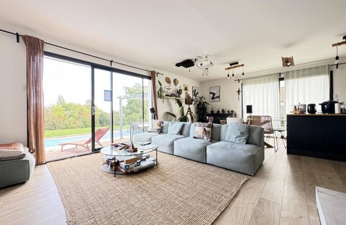 Teilhard Apartment | 10min downtown & hiking/skiing (45min)/culture