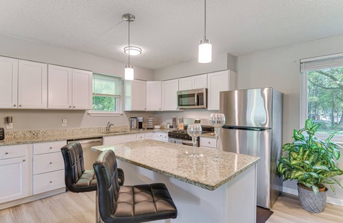 Foley House | 11 Mi to Beaches: Peaceful Foley Home w/Yard