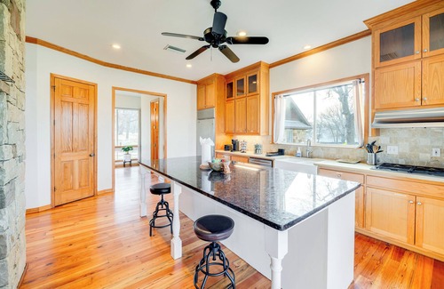 Little Elm House | 11 Mi to Downtown Denton: Spacious Ranch Retreat