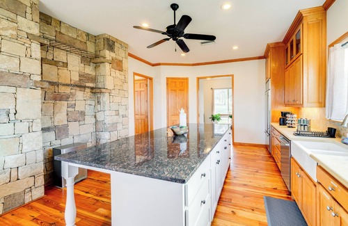 Little Elm House | 11 Mi to Downtown Denton: Spacious Ranch Retreat