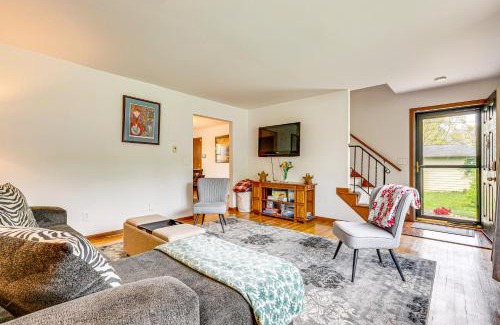 Worthington House | 11 Mi to Dtwn Columbus Family Home with Fire Pit!