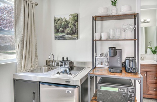 Northwest Apartment | 11 Mi to Virginia Beach Boardwalk: Studio Retreat!