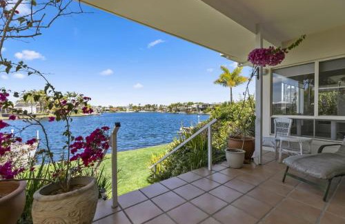 Noosaville House | 11 Seamount Quay Noosa Waters